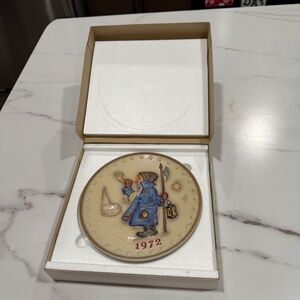 Vintage 1972 MJ Hummel Collectors Plate HUM265